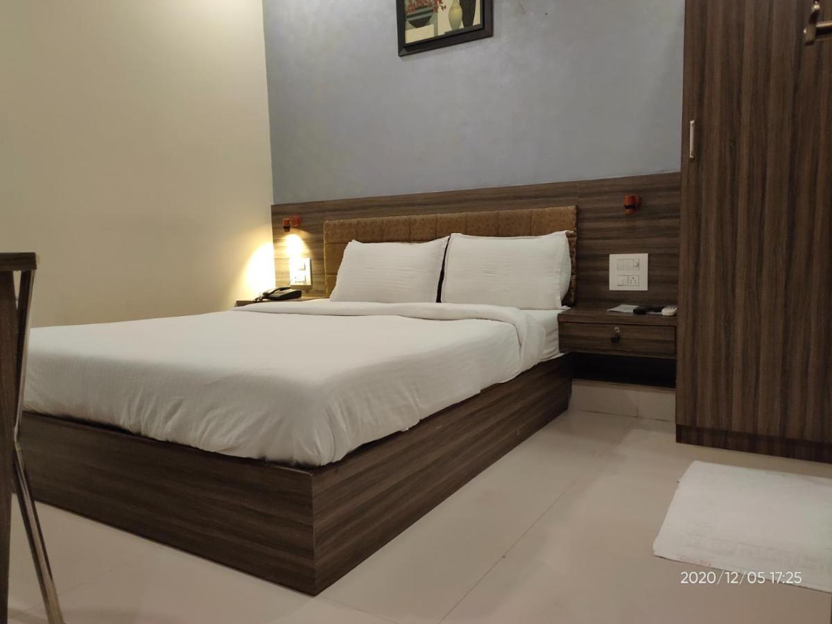 Orange International-Santacruz Otel Mumbai Dış mekan fotoğraf